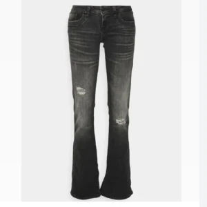 Ltb jeans valerie  - Super snygga populära Ltb jeans i storleken 27/32 , super duper bra skick!!! 