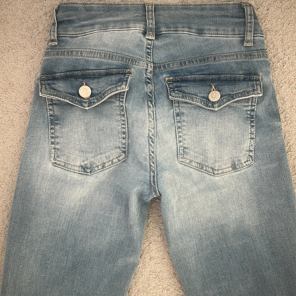 Ljusblå bootcut jeans från Nelly - 2