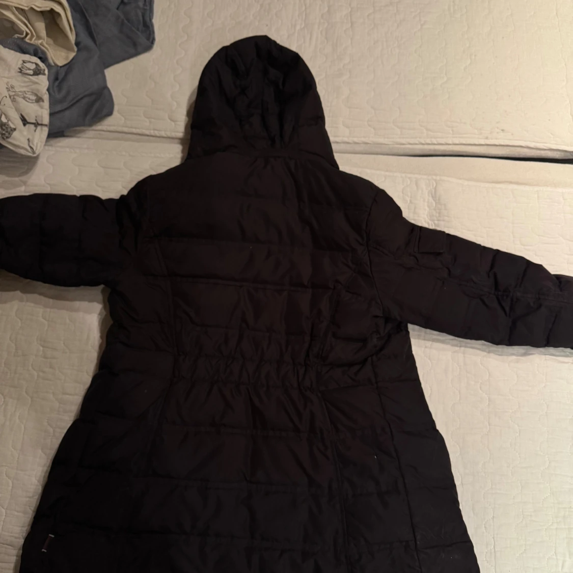 Svart lång pufferjacka från Sebago - 1