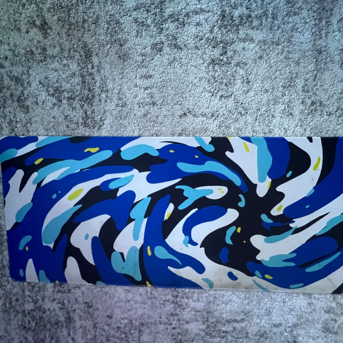 Blå och vit musmatta