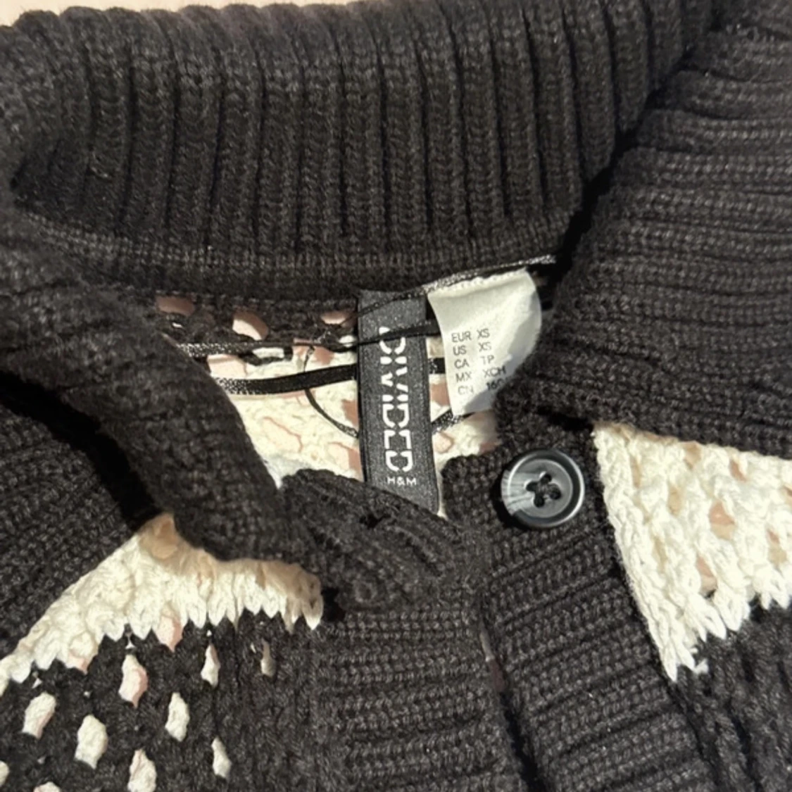 Randig svartvit kofta från H&M Divided - 2