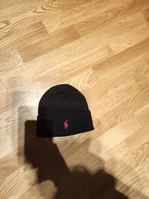 Ralph Lauren mössa - Väldigt stilig Ralph Lauren mössa använd 1 gång