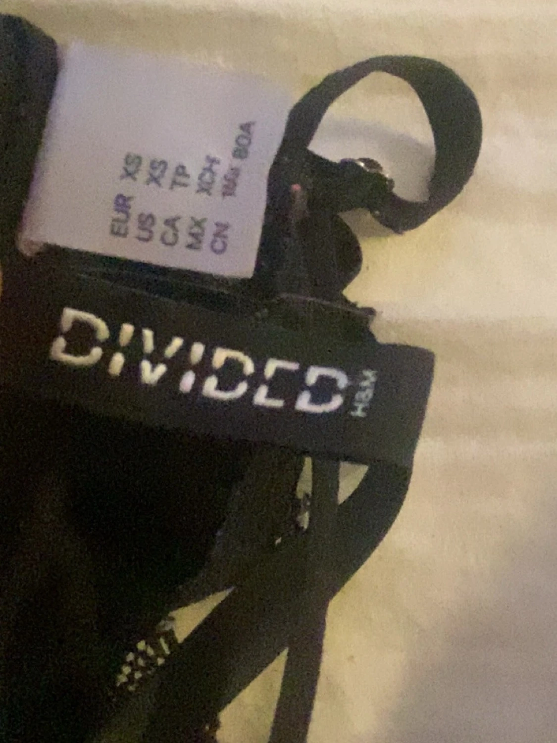 Svart linnetopp med spets från Divided  - 2