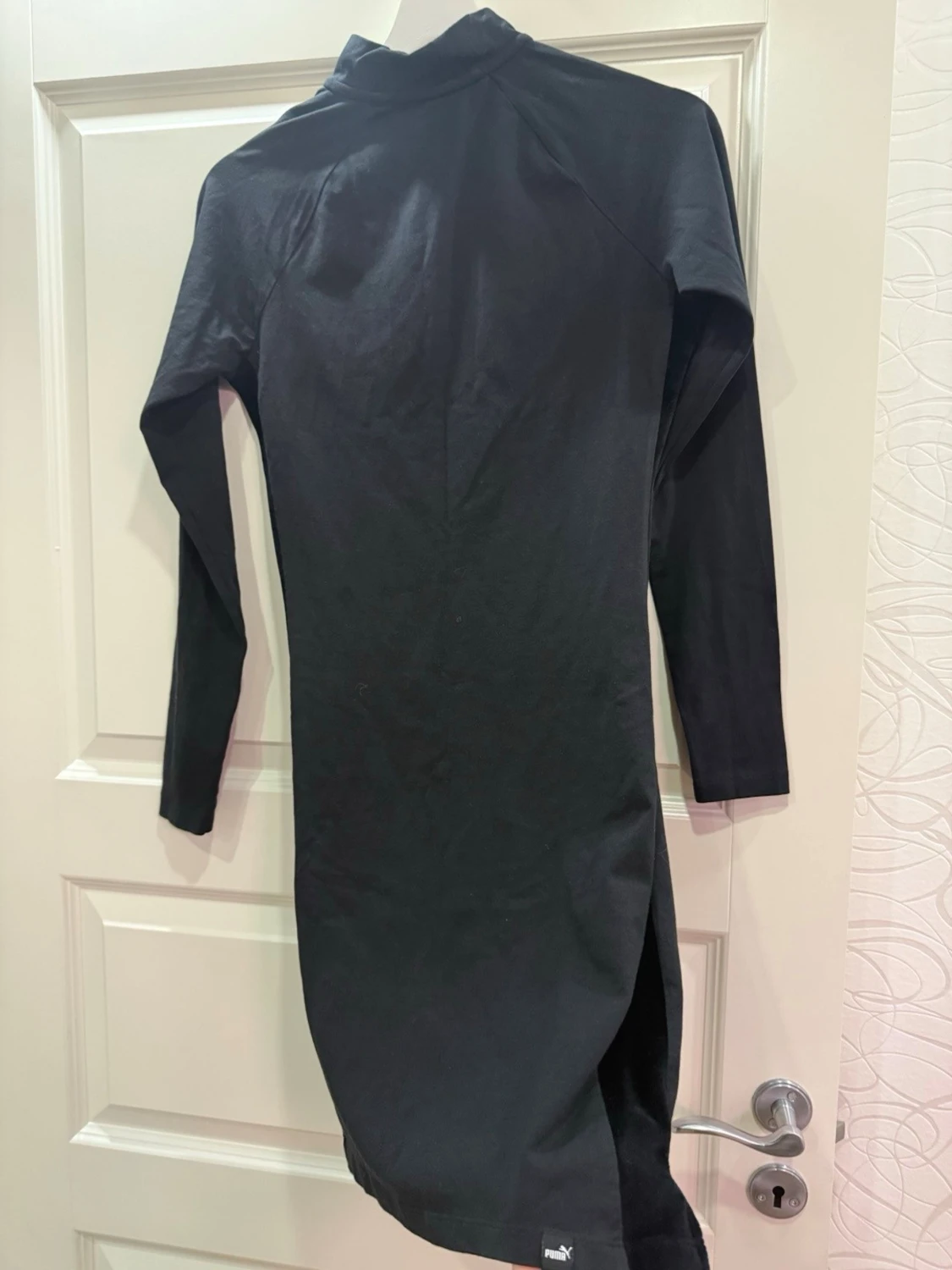 Svart långärmad klänning från Puma - 4