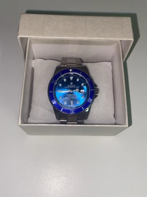 Klocka - Mörblå Klocka