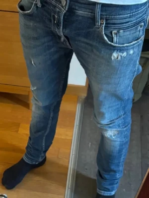 Replay Jondrill jeans blå slim fit - Säljer ett par Replay Jondrill. W31 L32. Priset ej hugget i sten kom med bud 