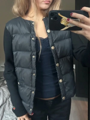 Busnel cardigan/jacka - Jätte snygga populära Busnel dunjackan! Storlek 36. Använts lite men frf i jätte bra skick!