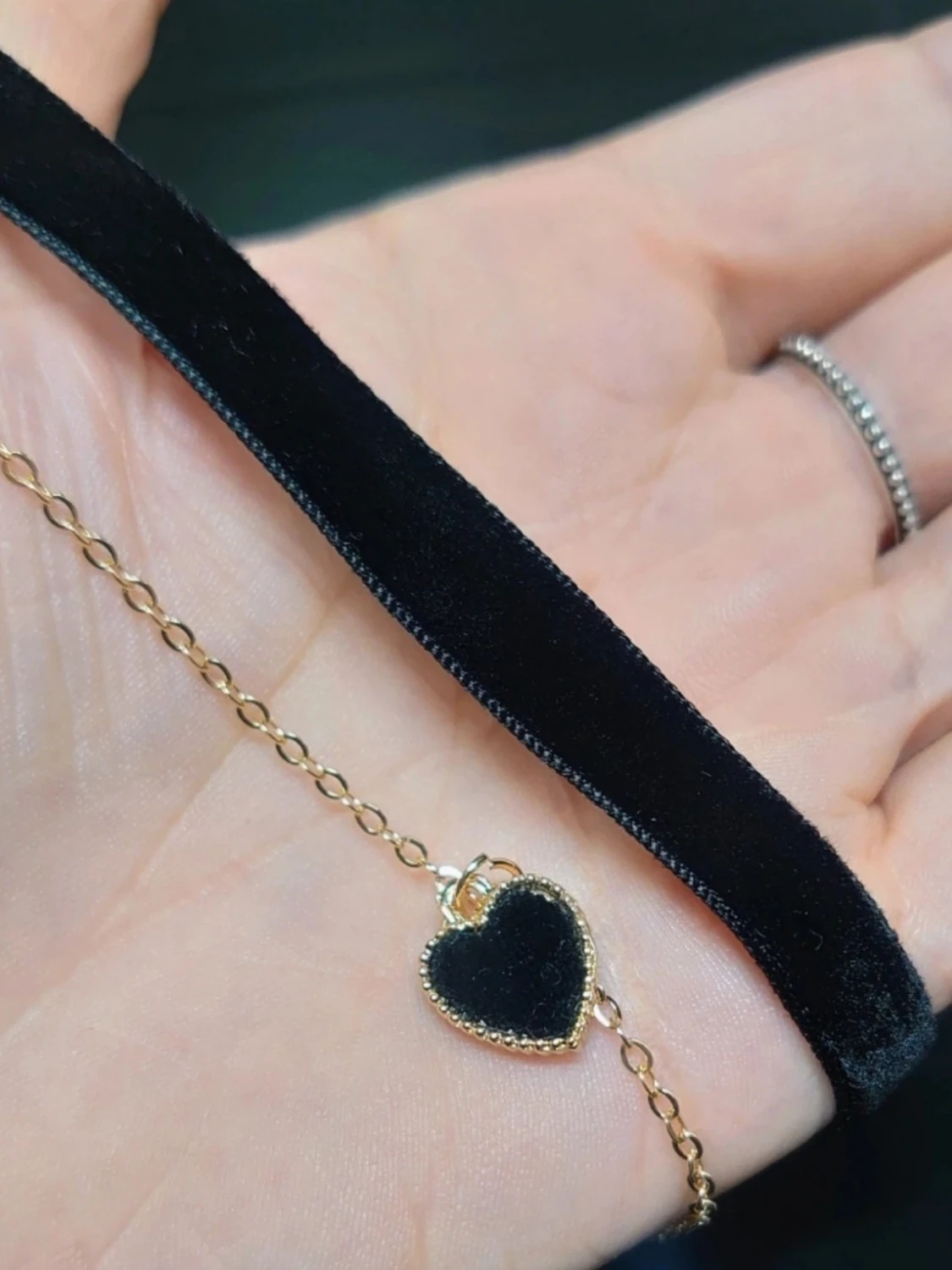 Svart sammet choker med hjärthänge - 1