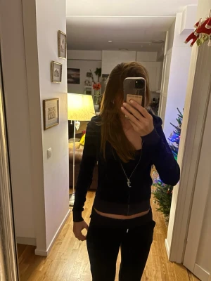 Juicy zip up tröja  - Jättefin juicy tröja som är i fint sick