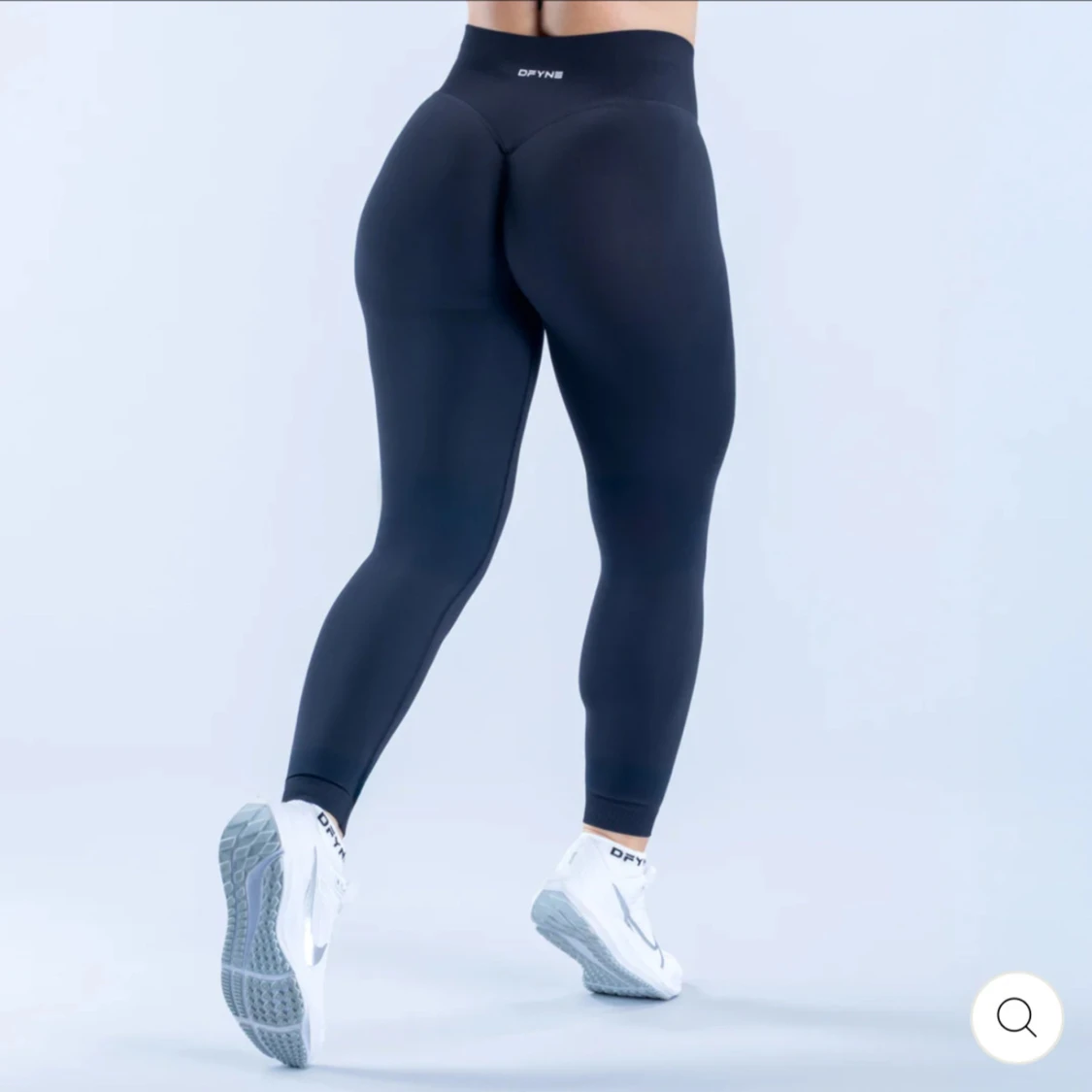 Svarta leggings från Dfyne - 1