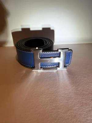 Herme’s - Helt ny!!Mörkblå skärp