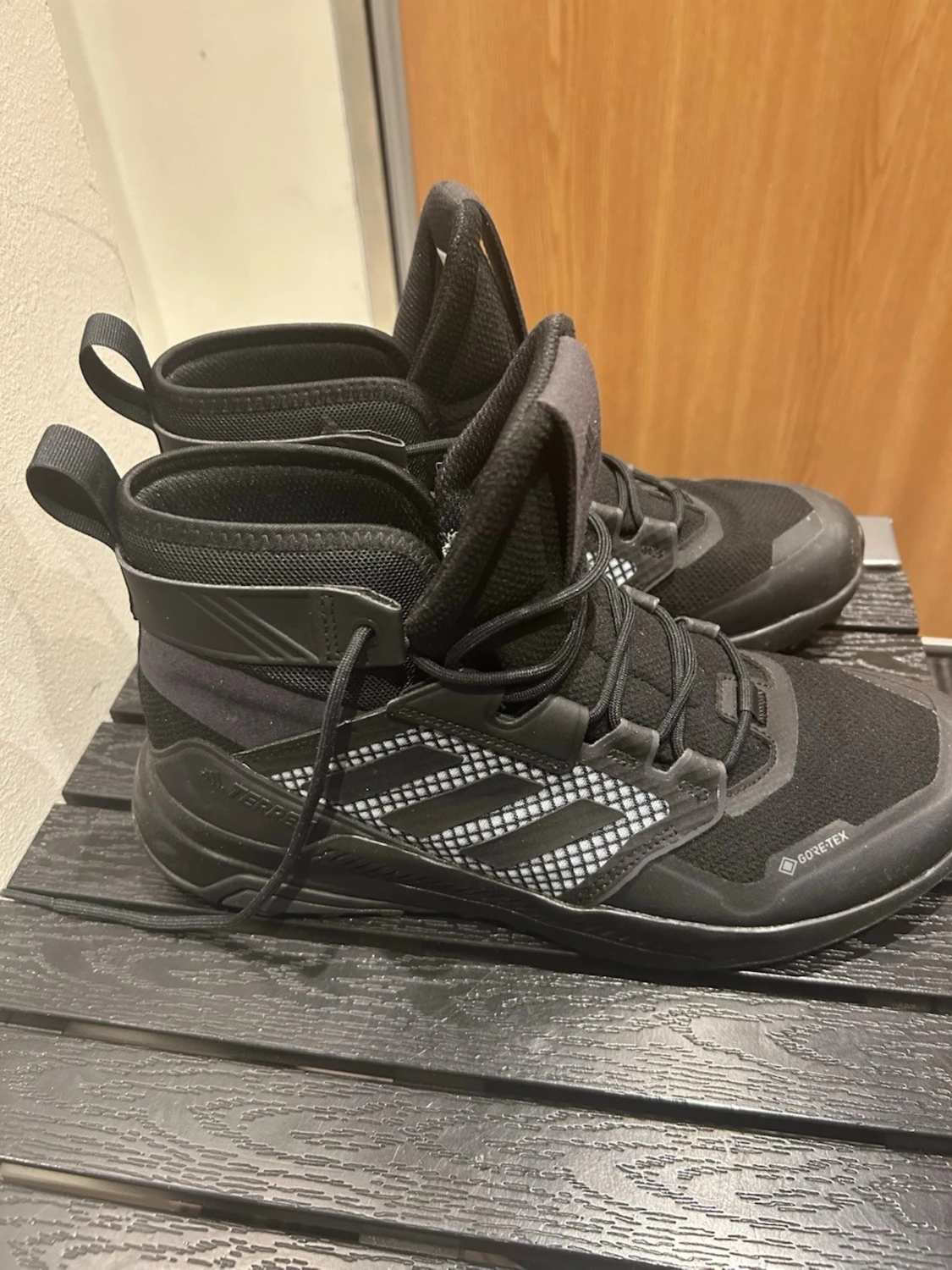 Svarta Adidas Terrex Gore-Tex kängor