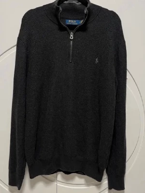 Polo Ralph Lauren tröja - Polo Ralph Lauren tröja | Skick: 10/10 - Nästintill ny | Strolek: M | Tillbehör: Endast tröja | Vid fler bilder eller frågor hör av er! 🎉