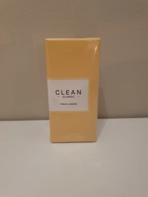 Clean Classic Fresh Linens 60ml - Clean Classic Fresh Linens är en fräsch parfym i 60ml flaska. Vegansk, cruelty free💕
