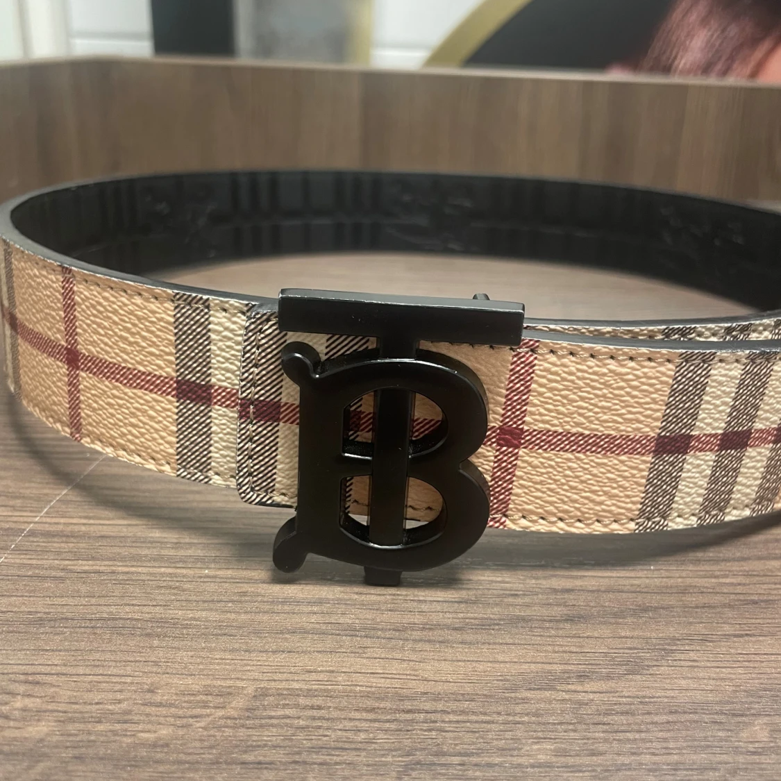 B bälte. I 2 färger svart och beige - 1