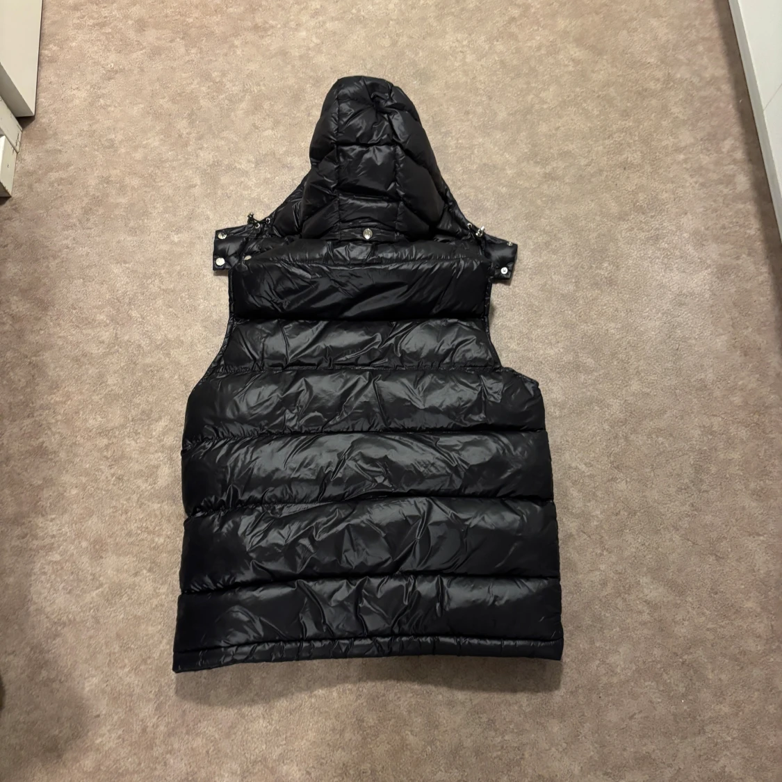 Svart dunväst från Moncler  - 1