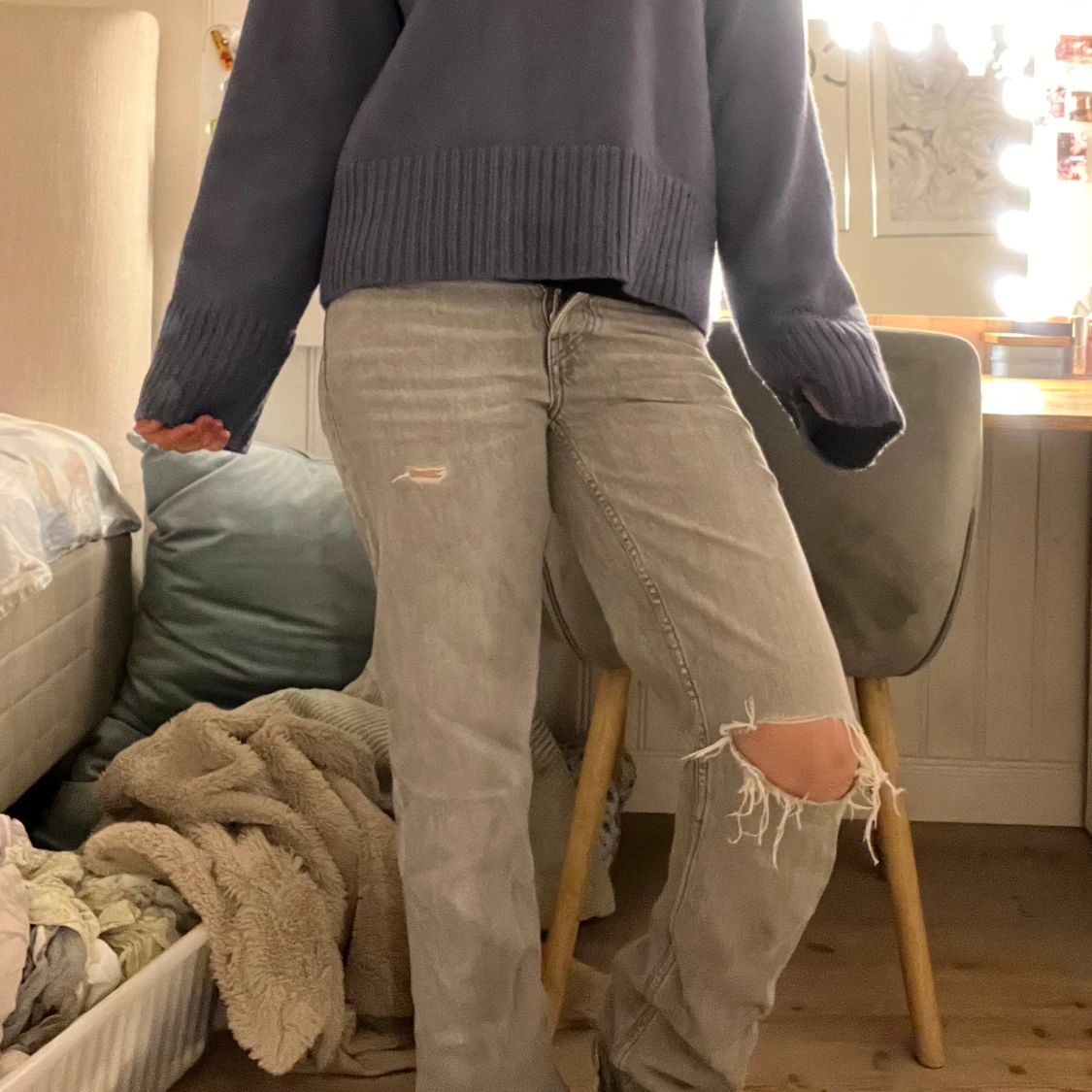 Baggy / straight ripped jeans