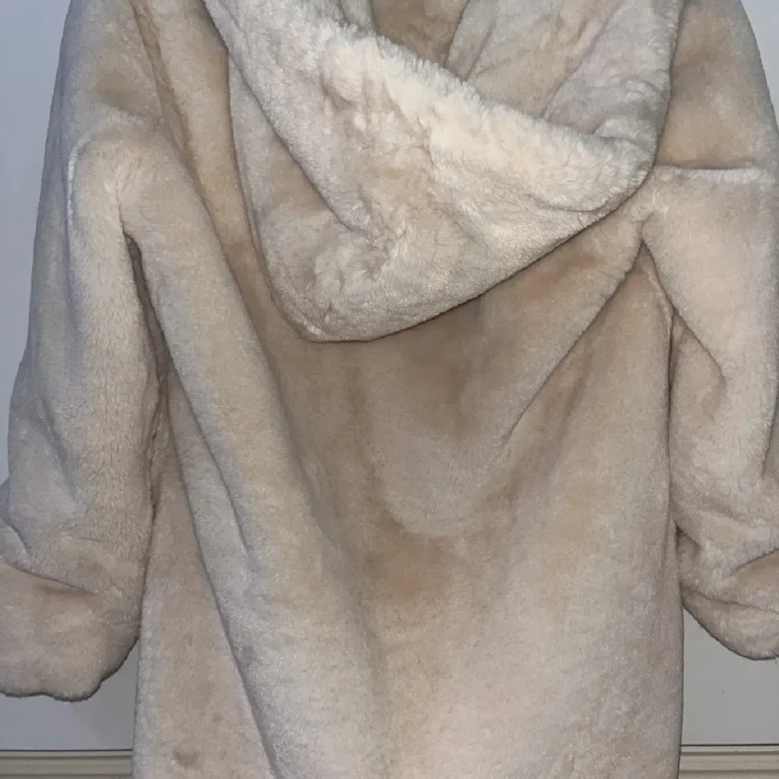 Beige pälsjacka från Urban Classics - 1