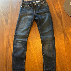 Tiger of sweden jeans - Tiger of sweden | mörkblå | 27 30 | fint skick | frågor svaras i pm |