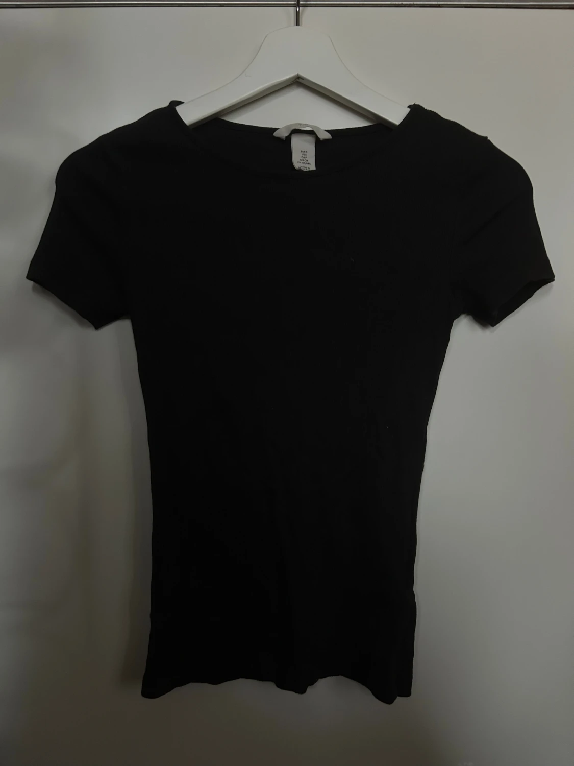 Svart basic t-shirt i bomull