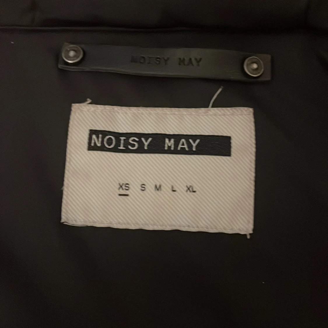 Svart pufferjacka från Noisy May - 4