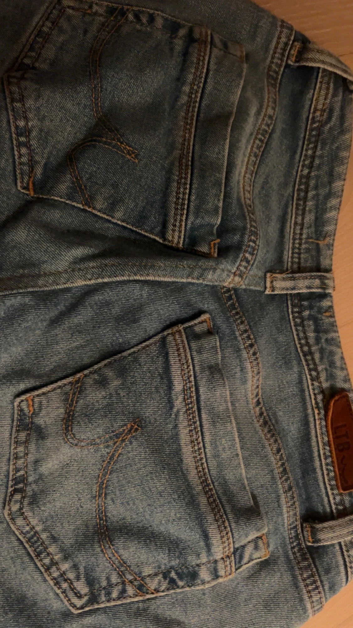 Blå jeans från LTB och Valerie