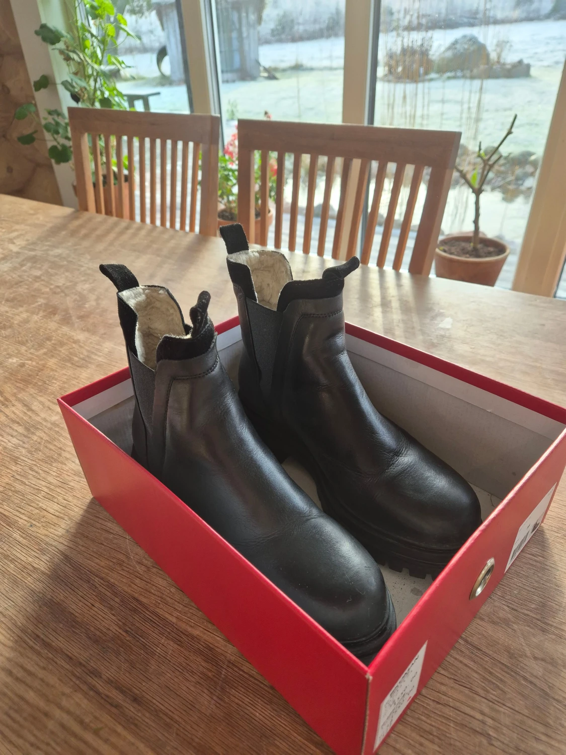 Svarta chelsea boots med foder