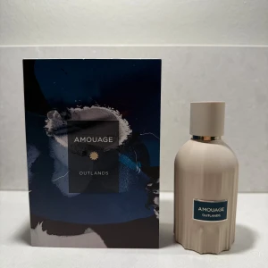 Amouage Outlands splittar/samples/parfymprover/parfym - Hej! Tänkte göra mig av med en viss mängd av Amouage Outlands!  Pris: 60kr/ml  Porto tillkommer📬  Ha en bra dag☺️