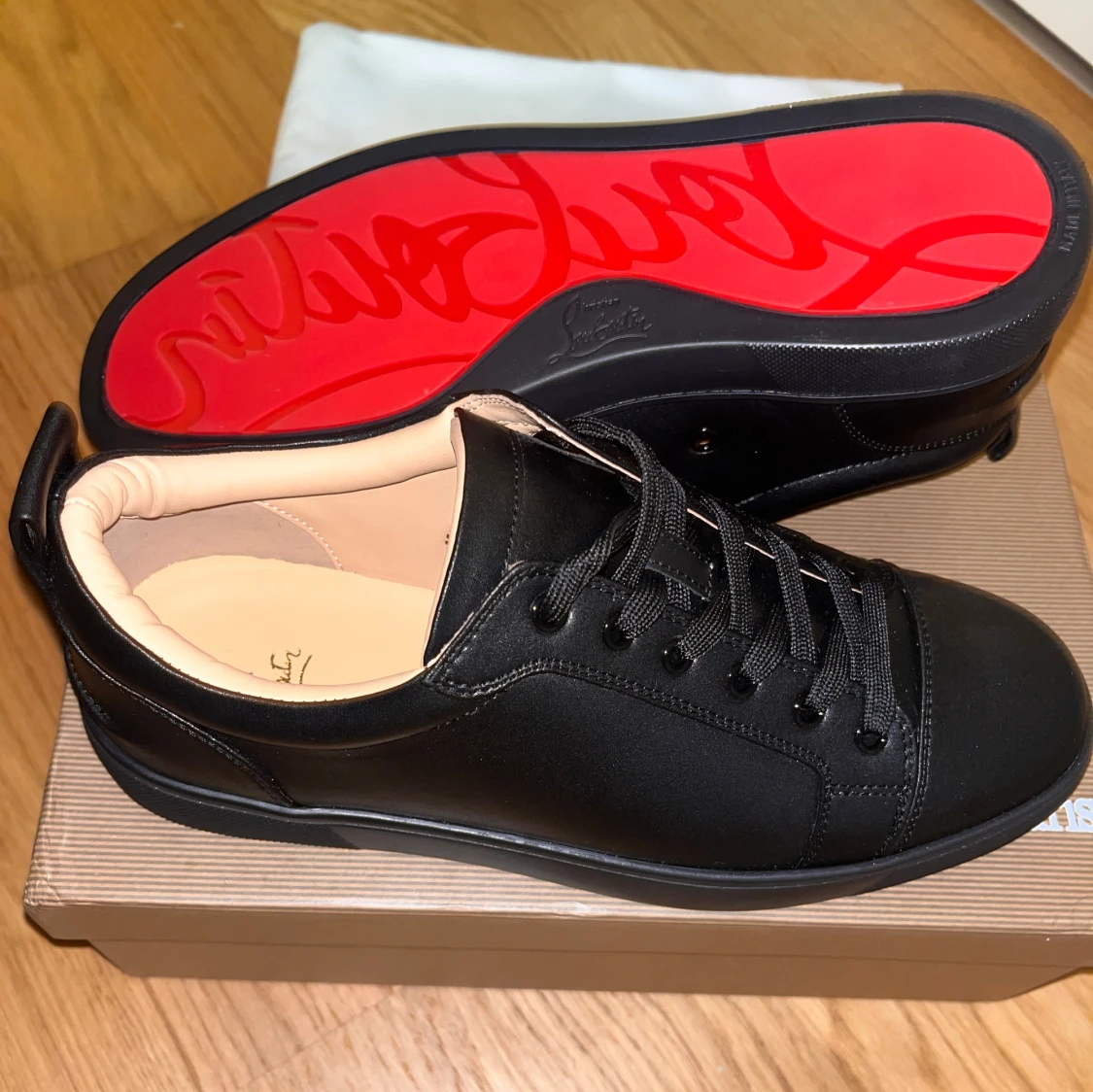Svarta Louboutin skor - 3