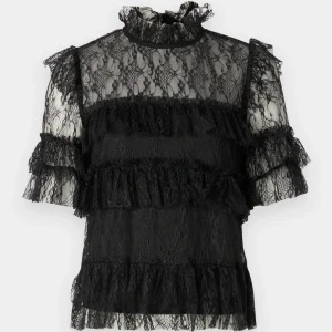 Svart blus - By Malina blus, storlek S. Passar Xs och M också. Mycket fint skick 😇  Hör gärna av dig innan du köper.  Viss prutmån finns!