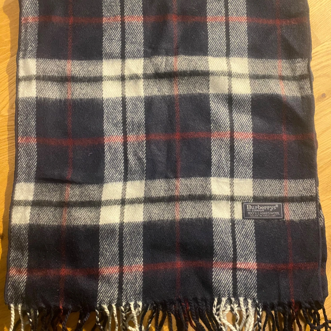 Burberrys halsduk i lammull
