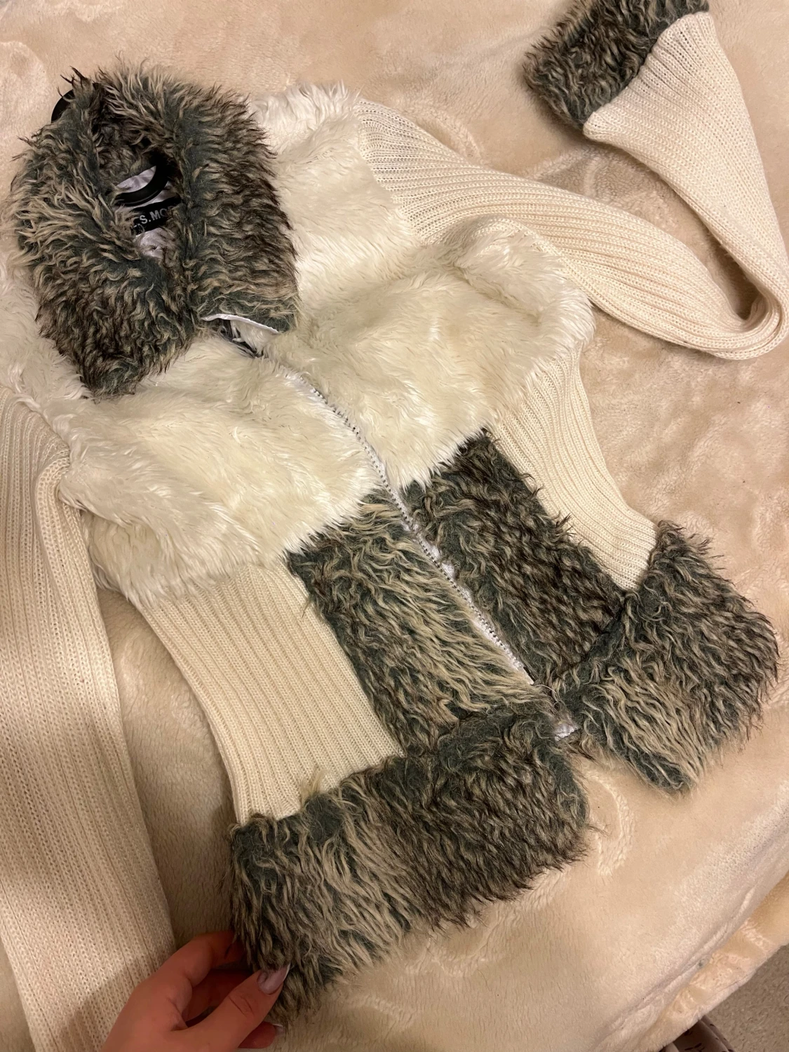 Beige teddyjacka med pälsdetaljer S.MODE - 3