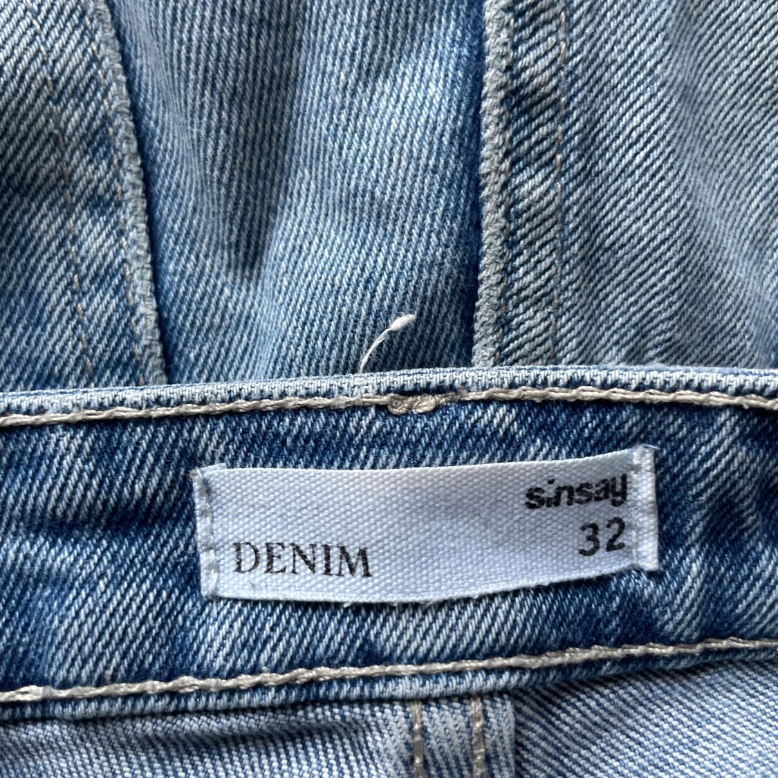 Bootcut ljusblå jeans från Levi's - 4