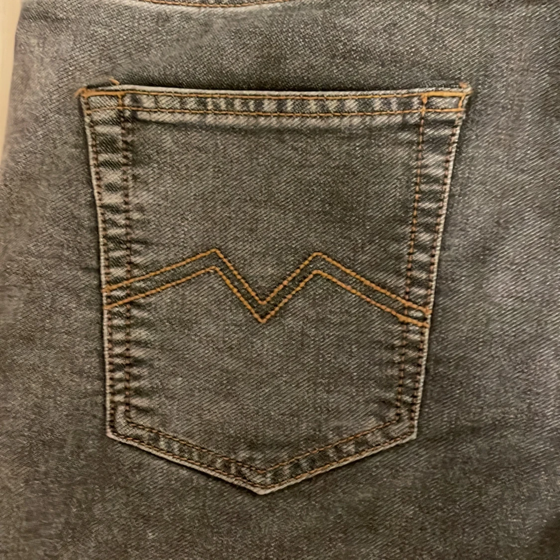 Grå jeans från Montén, rak modell - 2