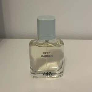 Zara Deep Garden 30 ml - En enbart testad parfym från Zara. Inspirerad av Carolina Herreras Good Girl. 