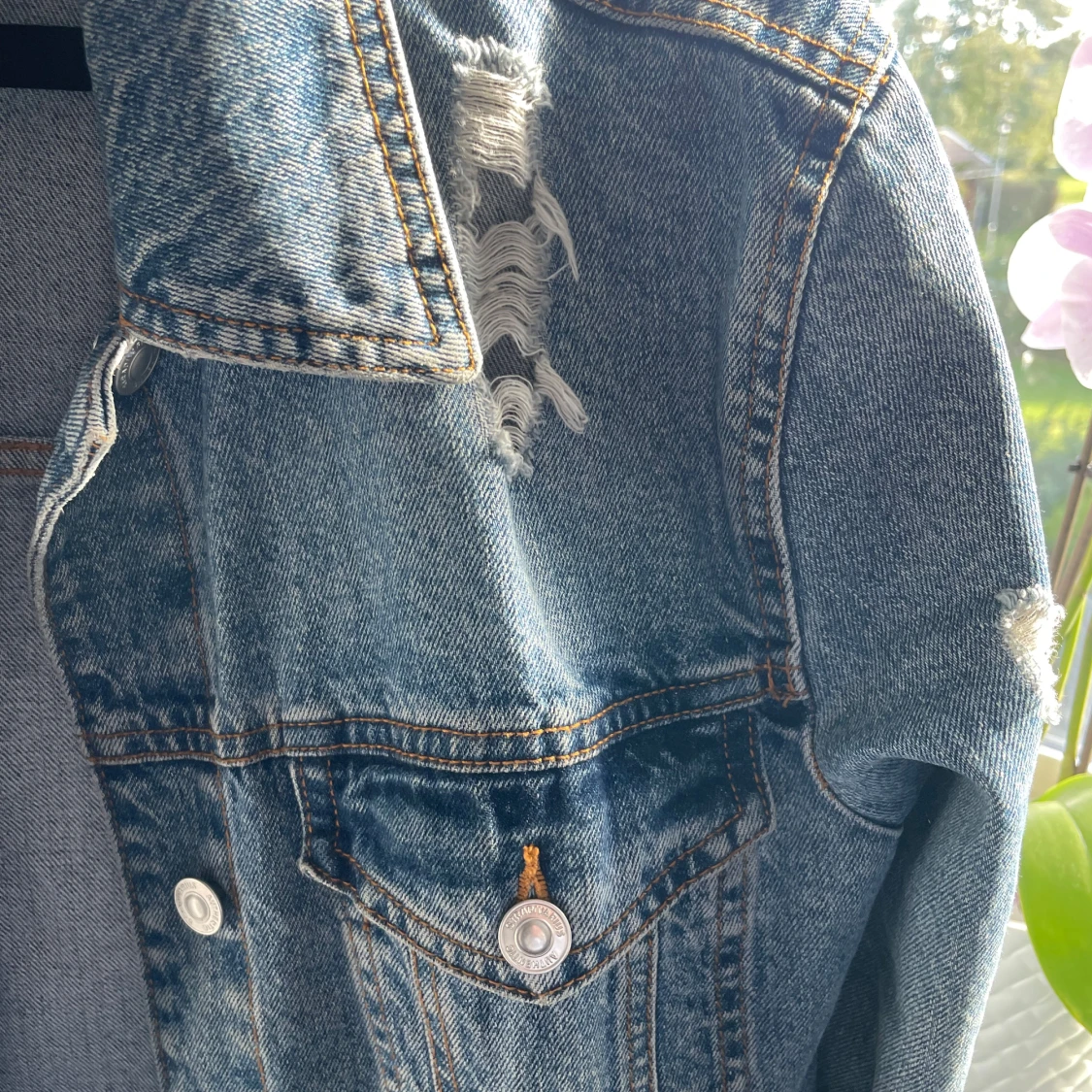 Blå jeansjacka från Stradivarius - 4