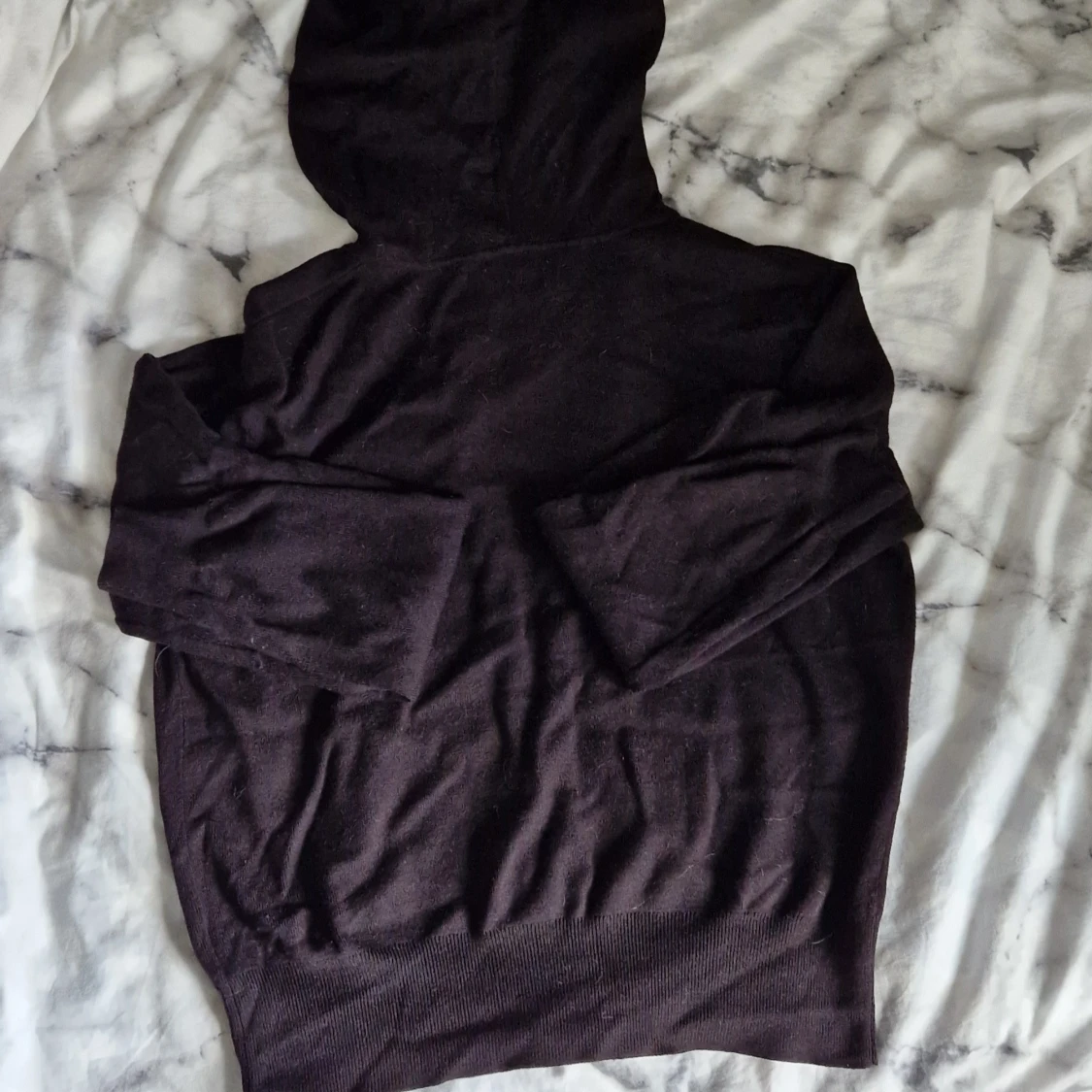 Svart hoodie med dragkedja - 2