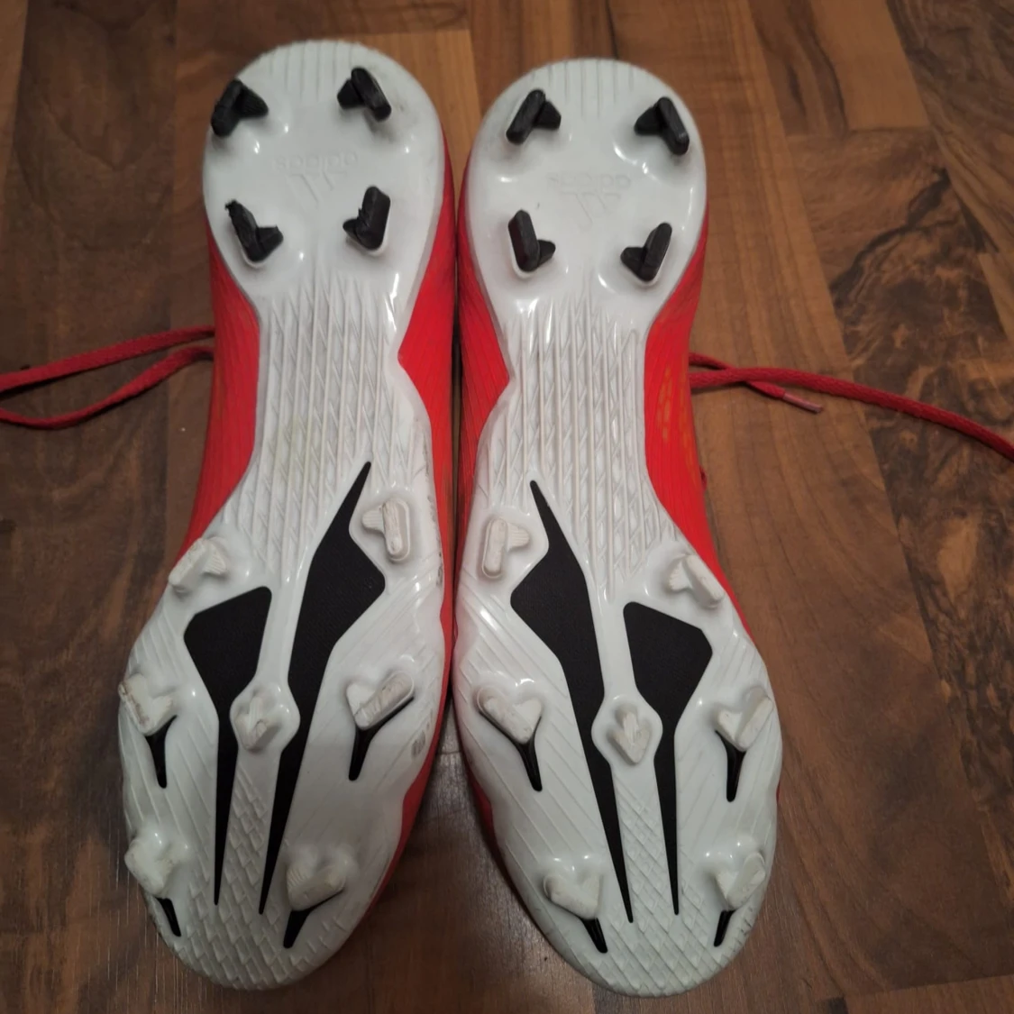 Röda Adidas fotbollsskor med dobbar - 3