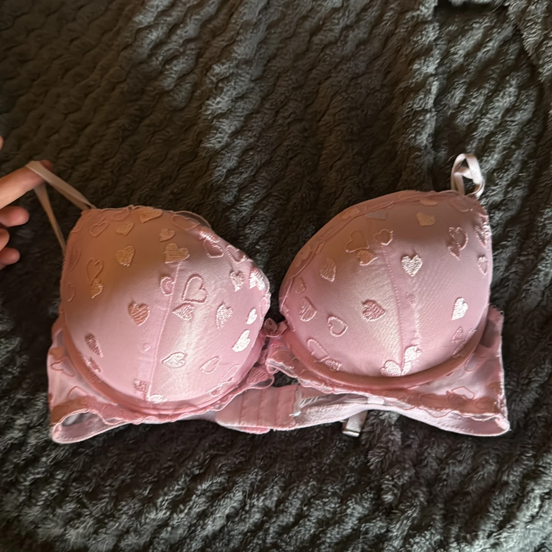 Rosa hjärtmönstrad bh