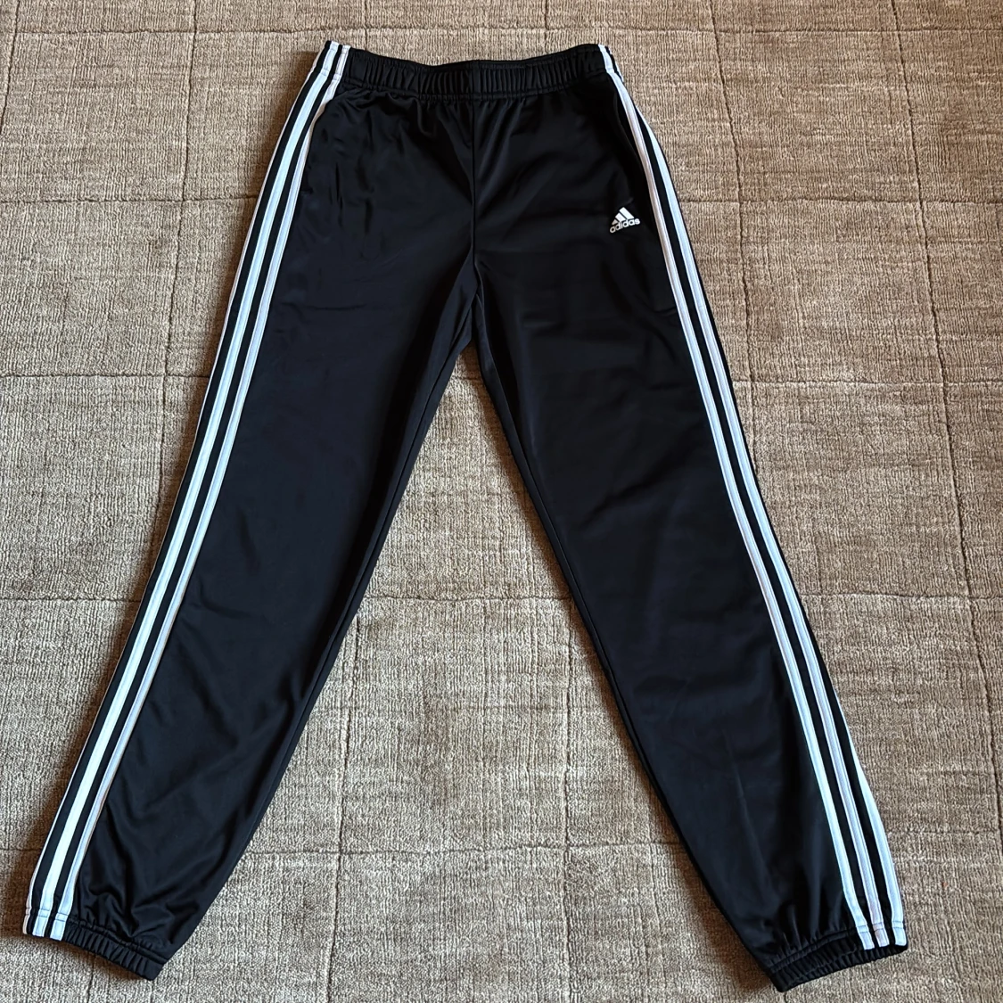 Svarta Adidas träningsbyxor Regular Fit - 1