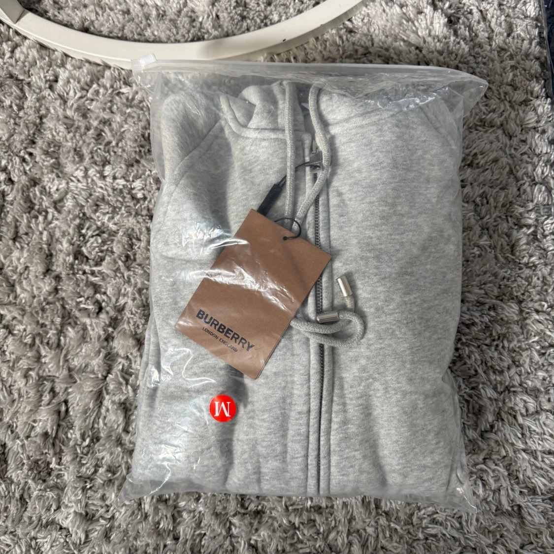 Grå hoodie från Burberry med dragkedja - 3