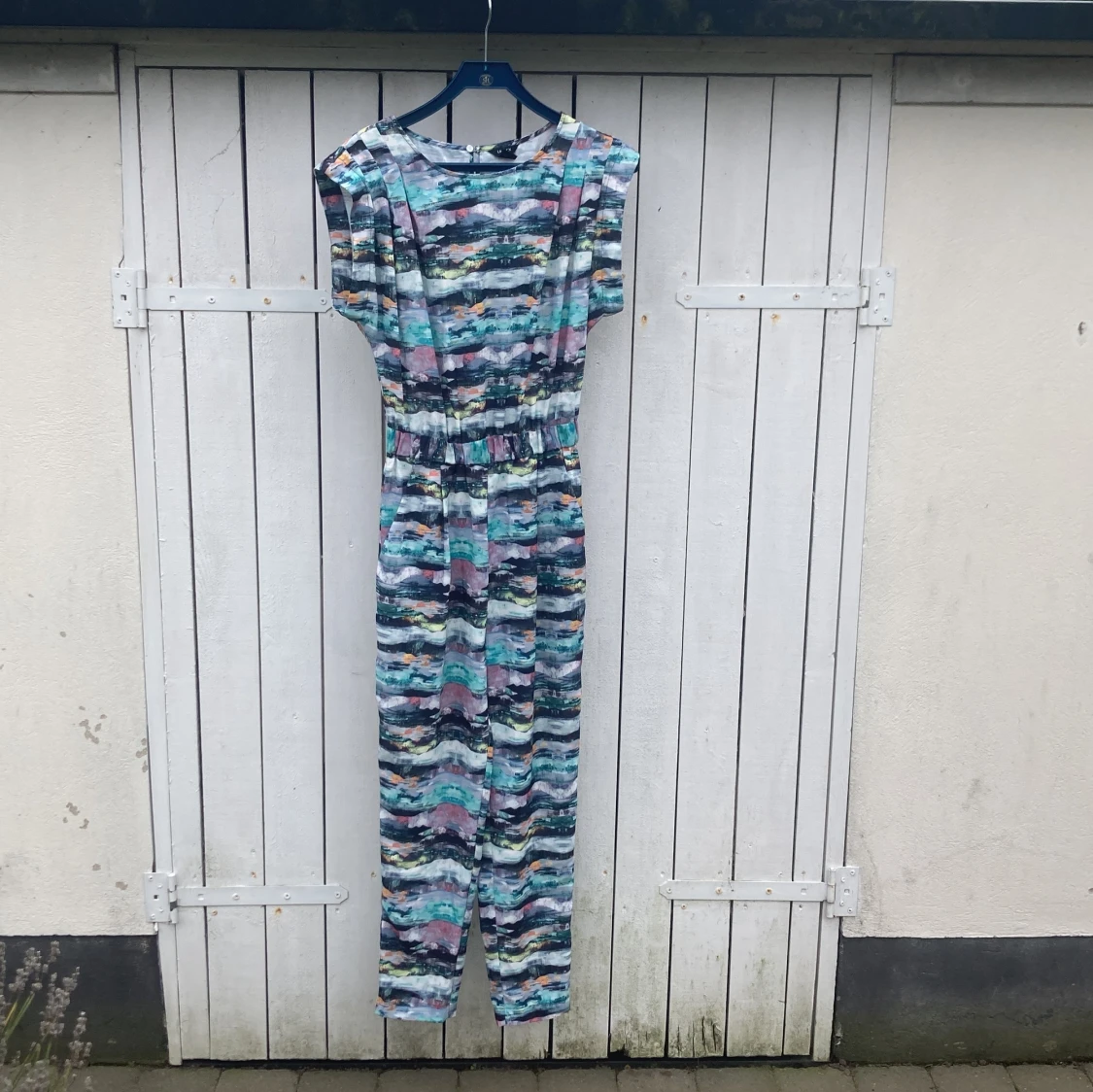 Färgglad jumpsuit från Lindex, strl 34