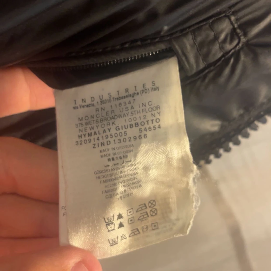 Svart Moncler dunjacka med huva - 4