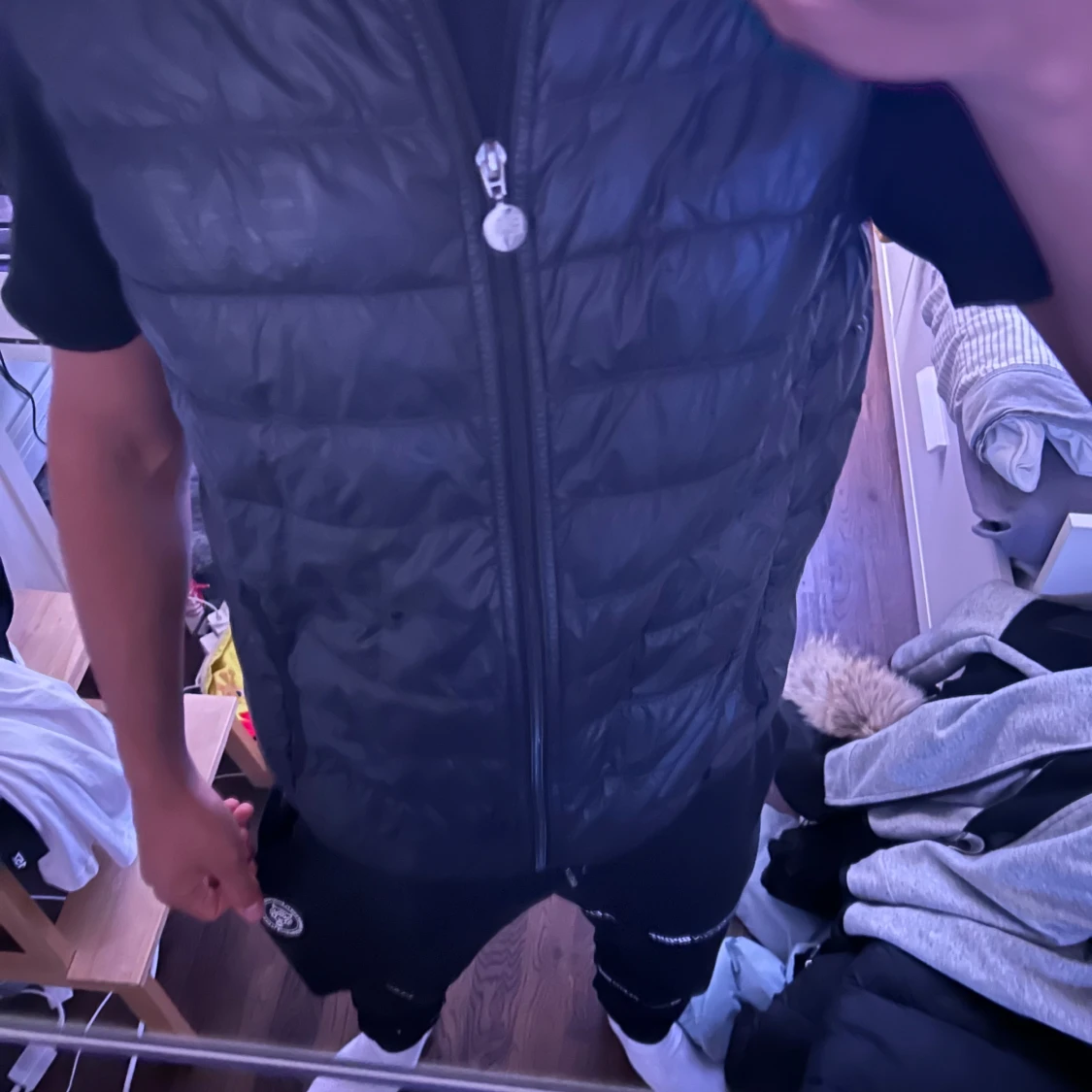 Svart dunväst från EA7 Emporio Armani - 1