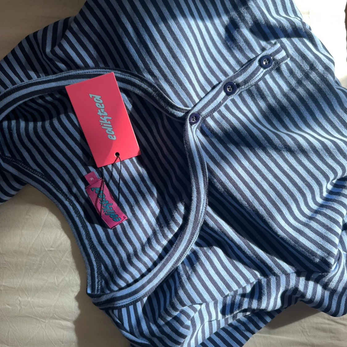 Helt ny randig topp från Edikted  - 1