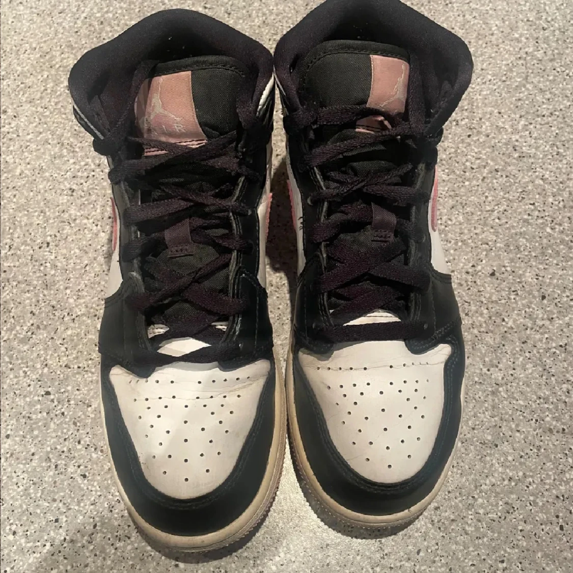 Nike Air Jordan 1 svart/vit/rosa - 2