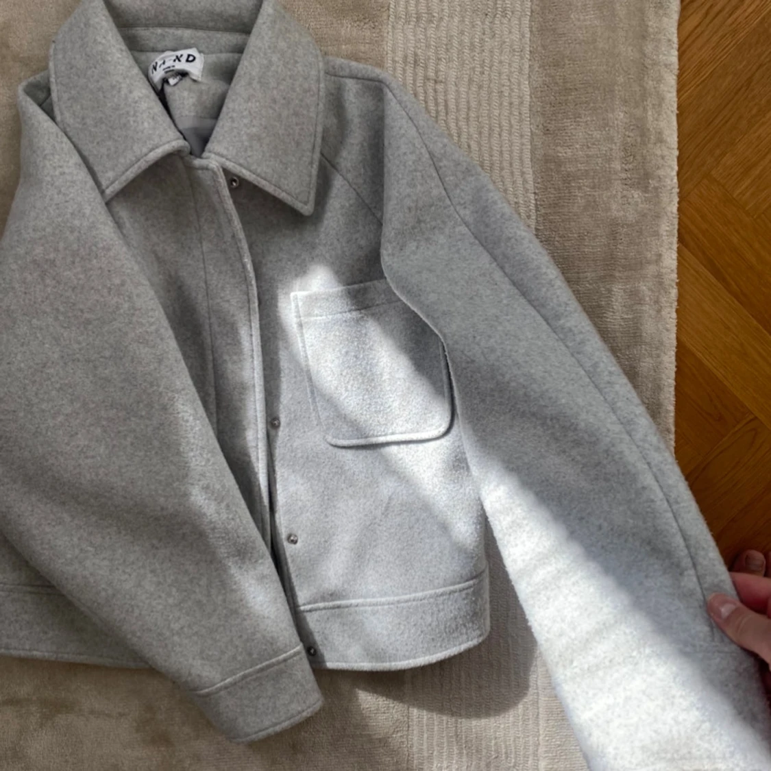 Ljusgrå overshirt från NA-KD - 1