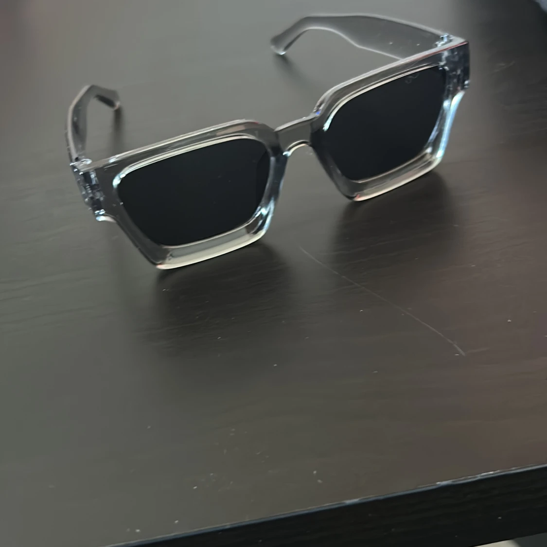 Svarta fyrkantiga solglasögon