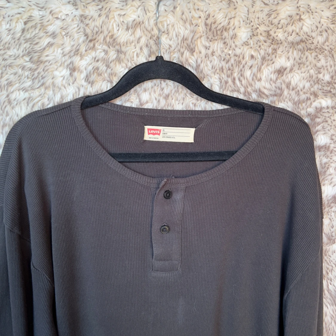 Svart långärmad tröja från Levi's - 1