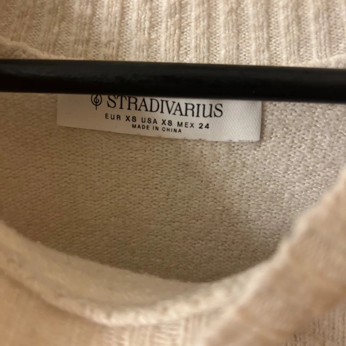 Beige stickad tröja från Stradivarius - 1
